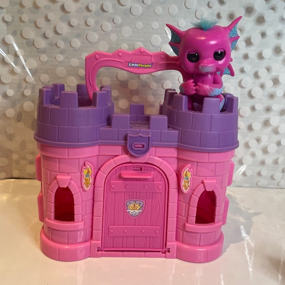 LITTLE PEOPLE FISHER PRICE PLAY AND N GO 🏰CASTLE - Picture 6 of 13